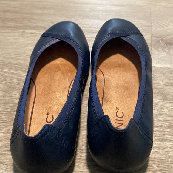 Vionic Caroll Navy Ballet Flats - Picture 4 of 6